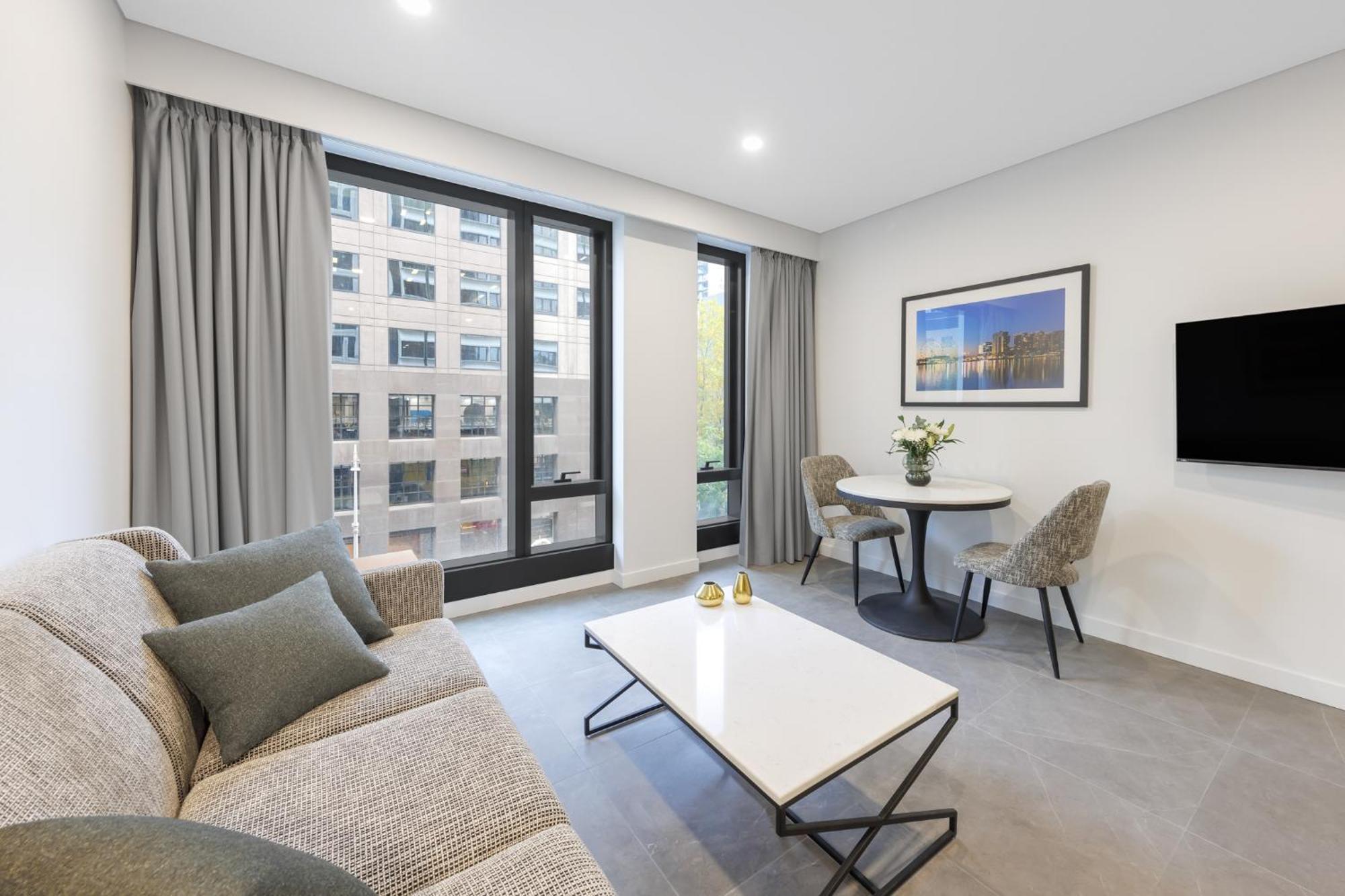 Meriton Suites Melbourne Ngoại thất bức ảnh A staged apartment at The Standard
